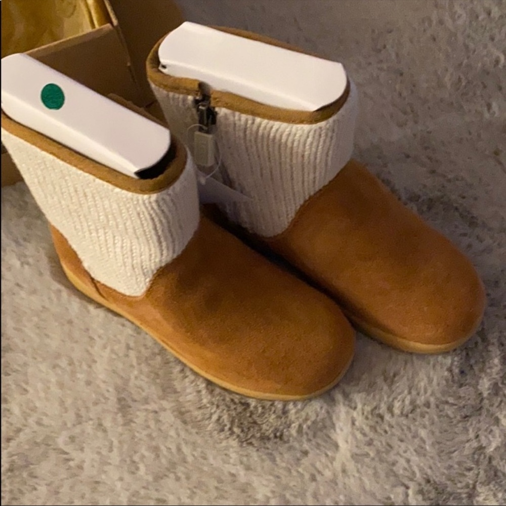 Brand New Girl Uggs
